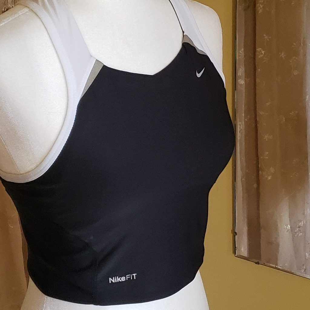 Nike  Nike Fit